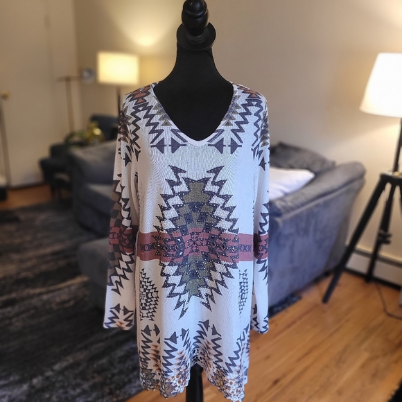 Vocal Aztec Geometric Patterned Long Sleeve Top Size XL - 3X - Picture 10 of 12